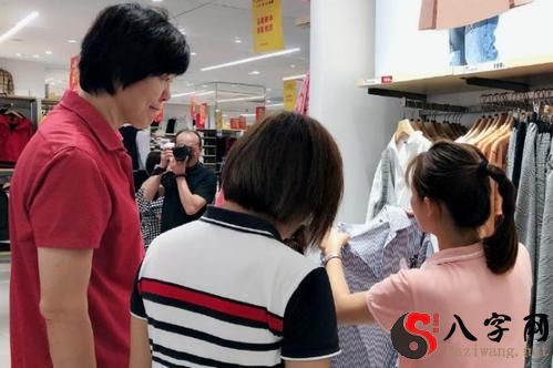 梦见选择新衣服